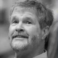 James B. Gillの写真